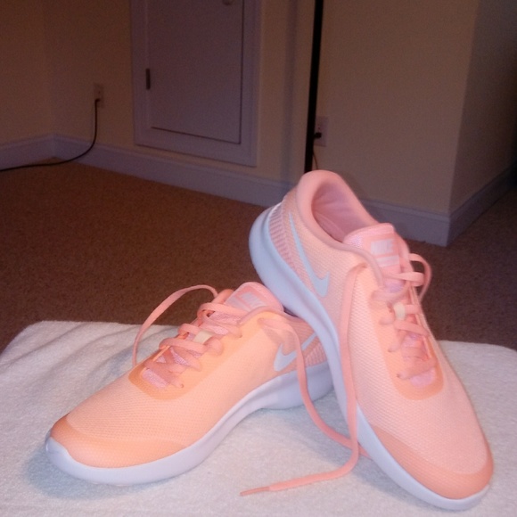 Nike Shoes - Nike Flex Experience RN 7